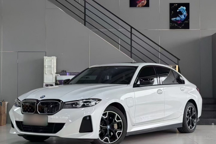 宝马i3 2023款 eDrive 40 L 曜夜套装车身外观6006