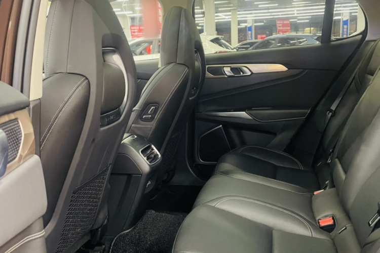 领克01 2017款 2.0T 两驱型Pro版中控内饰7006