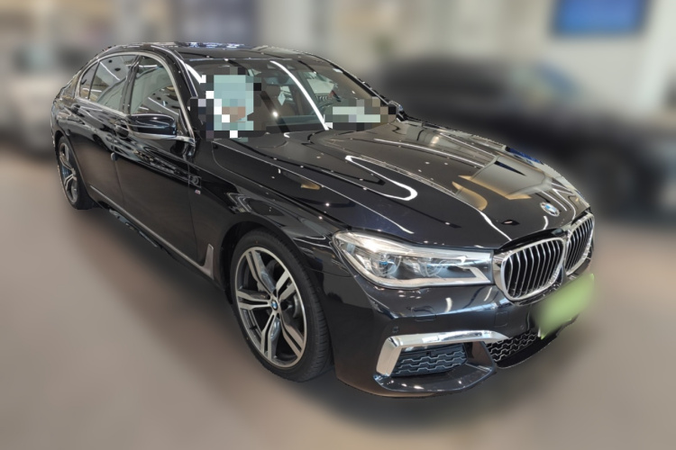 宝马7系 2018款 740Li xDrive 尊享型 M运动套装车身外观3
