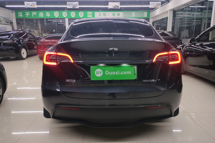 特斯拉 Model Y 2024款 后轮驱动版车身外观6