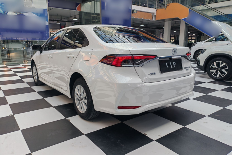 丰田 卡罗拉 2019款 1.2T S-CVT GL先锋版车身外观6005