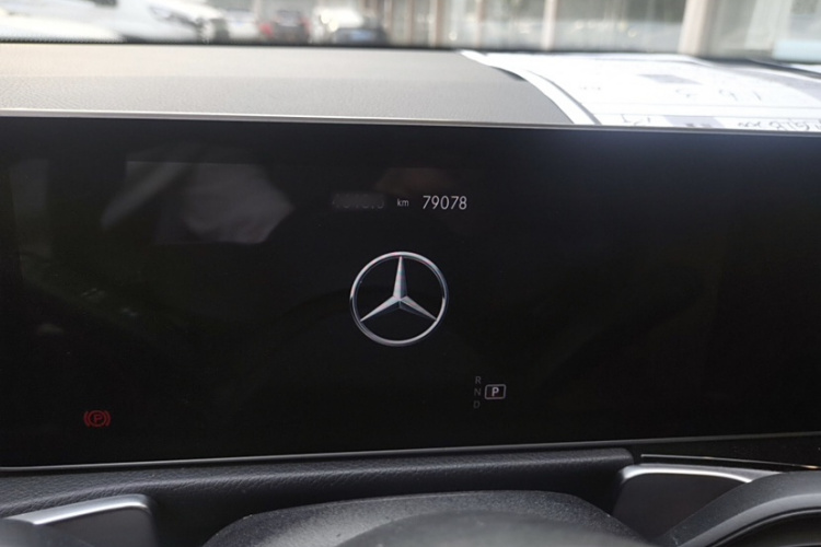 奔驰GLB 2020款 改款 GLB 200 动感型中控内饰7003