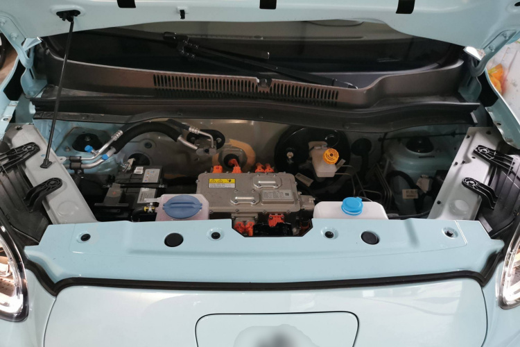 零跑汽车 零跑T03 2025款 310舒享版机舱底盘24