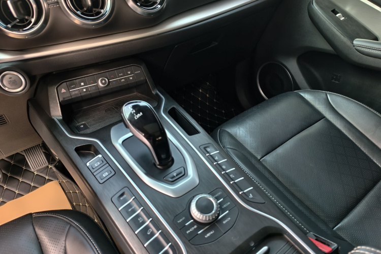 魏牌 VV6 2021款 2.0T 两驱智享+局部细节18