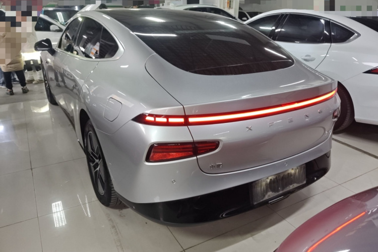 小鹏P7 2023款 P7i 702 Pro车身外观6003