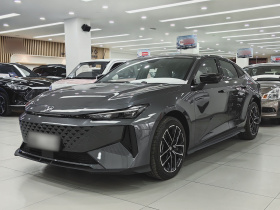 长安UNI-V 智电iDD 2024款 蓝鲸智电iDD 136km 智尊型