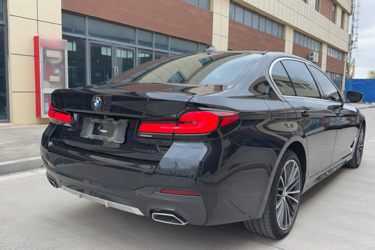 宝马5系 2023款 530Li 领先型 M运动套装车身外观6003