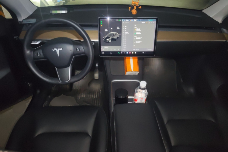 特斯拉 Model Y 2021款 标准续航后驱版中控内饰12