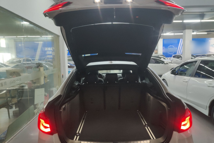 宝马3系GT 2019款 320i M运动套装局部细节23