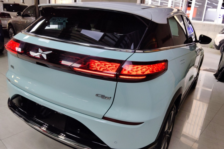 小鹏G3 2021款 G3i 460N车身外观7