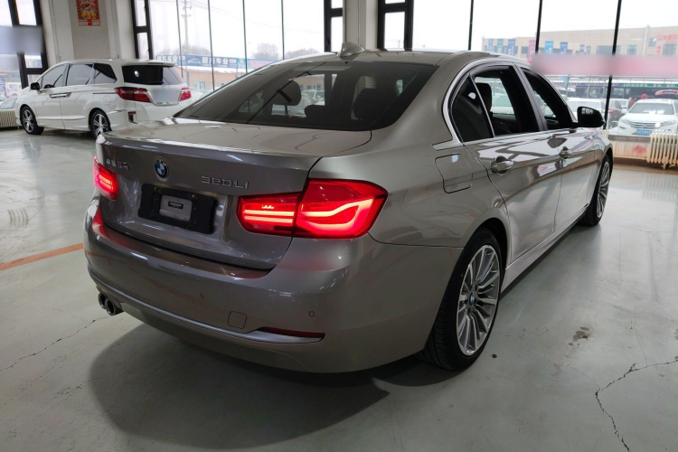 宝马3系 2019款 320Li 时尚型车身外观6005