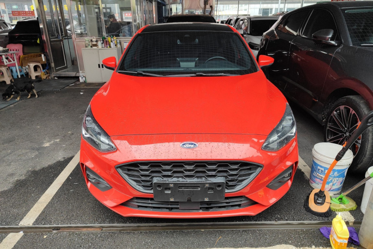 福特 福克斯 2020款 三厢 EcoBoost 180 自动ST Line车身外观6001