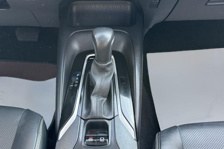 丰田 卡罗拉 2019款 1.2T S-CVT GL-i豪华版中控内饰7004