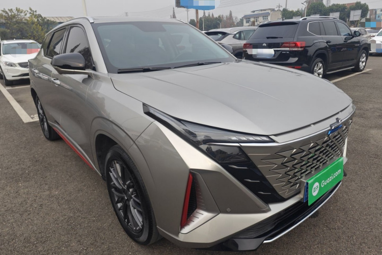 长安欧尚Z6 2022款 蓝鲸 1.5T DCT智尊型车身外观3