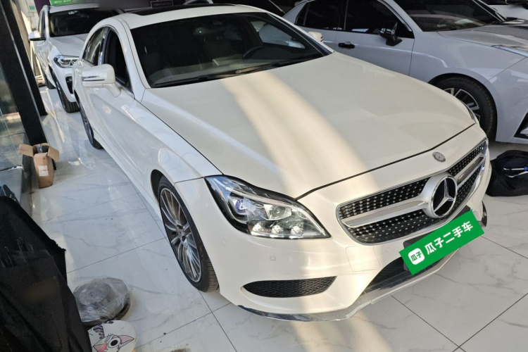 奔驰CLS 2016款 CLS 260 逸彩版车身外观3