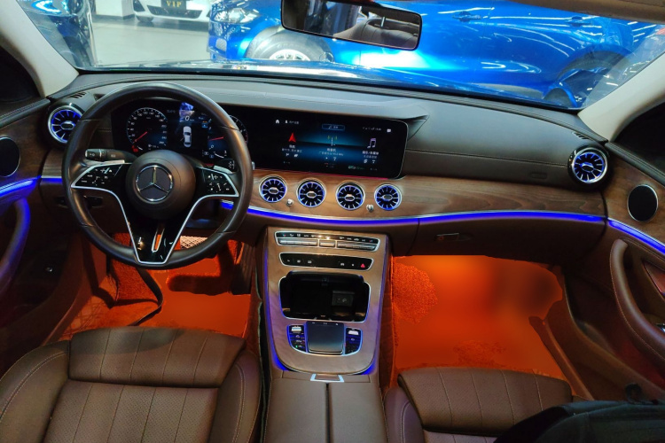 奔驰E级 2023款 改款 E 260 L中控内饰12