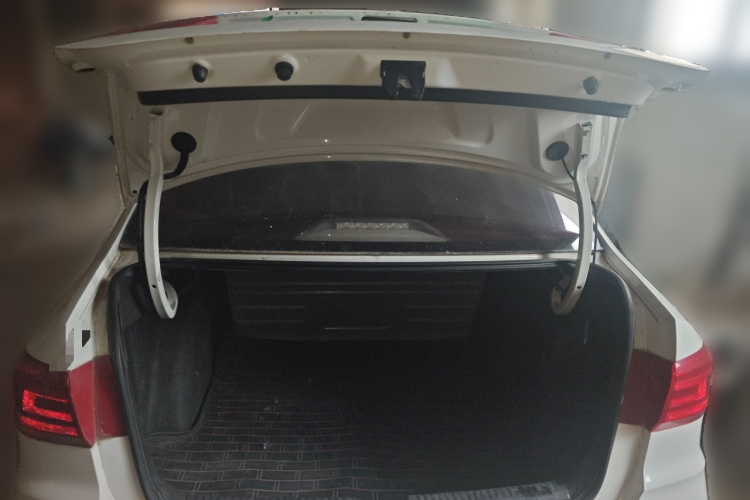 大众 桑塔纳 2016款 1.6L 手动风尚版局部细节23