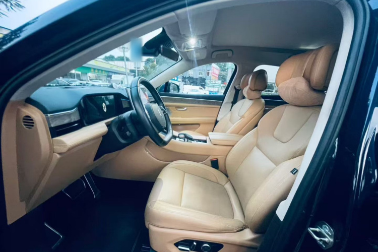 鸿蒙智行 问界M5 2022款 增程四驱性能版中控内饰7004