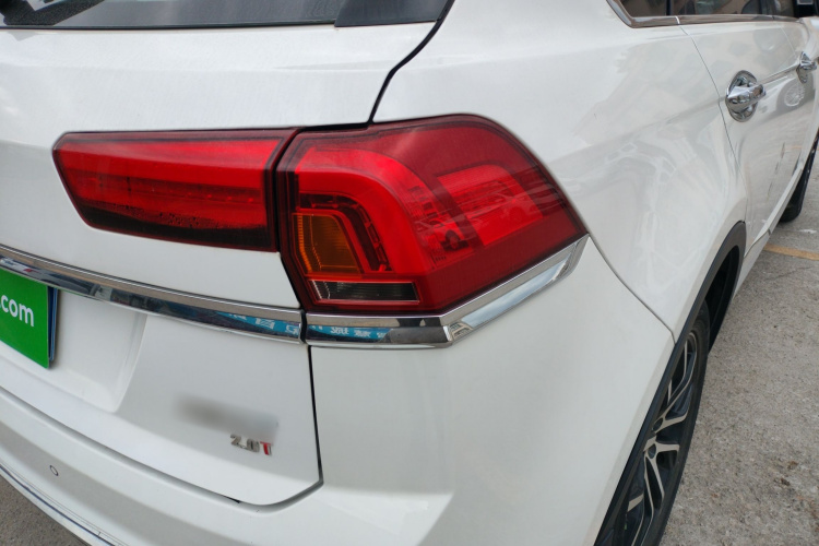 众泰 大迈X7 2018款 2.0T 自动尊贵型车身外观9