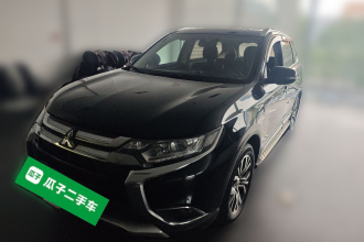 三菱 欧蓝德 2017款 2.0L 两驱荣耀版 5座