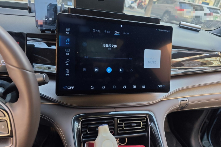 比亚迪 护卫舰07 2023款 DM-i 100KM 尊贵型局部细节16