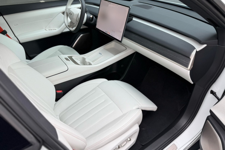 乐道L60 2024款 60kWh 四驱版中控内饰7006