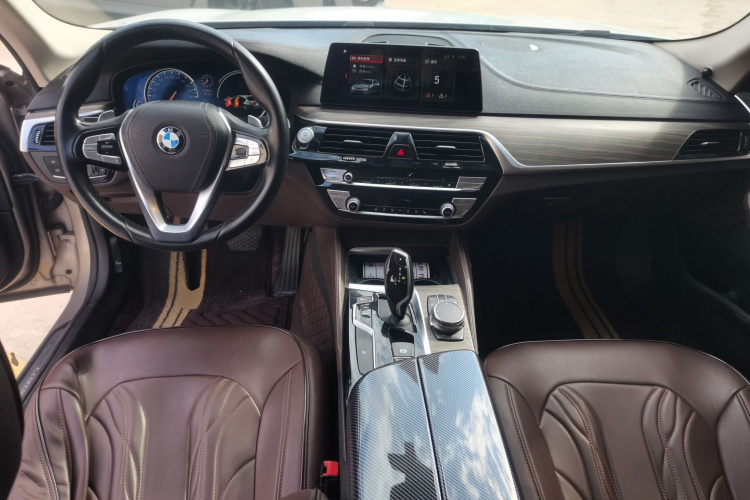 宝马5系 2018款 改款 530Li 领先型 豪华套装中控内饰12