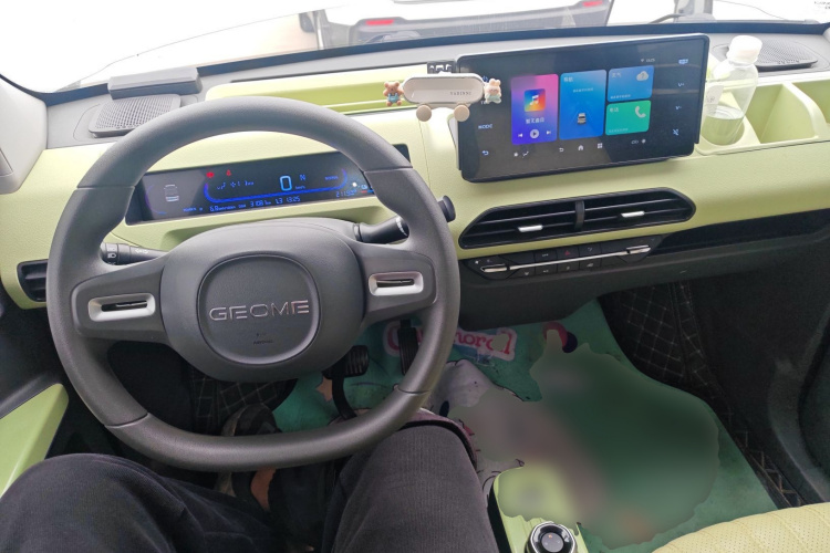 吉利银河 2023款 熊猫mini 200km 灵动熊中控内饰12