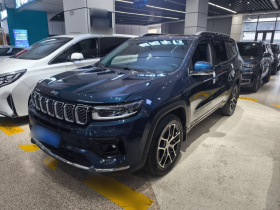 Jeep 大指挥官 2022款 2.0T 四驱豪华版