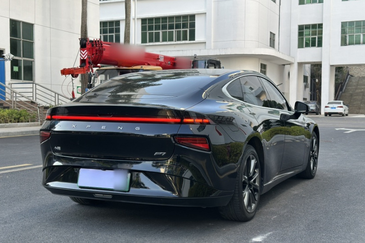 小鹏P7 2022款 480N+车身外观6004