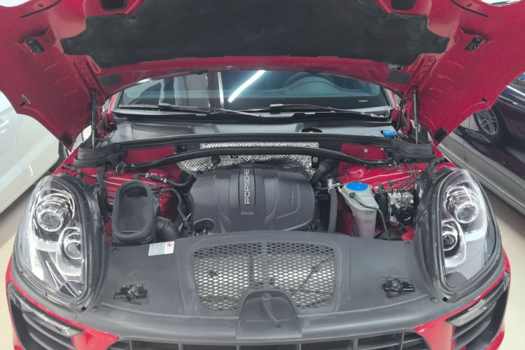 保时捷 2017款  Macan 2.0T机舱底盘24