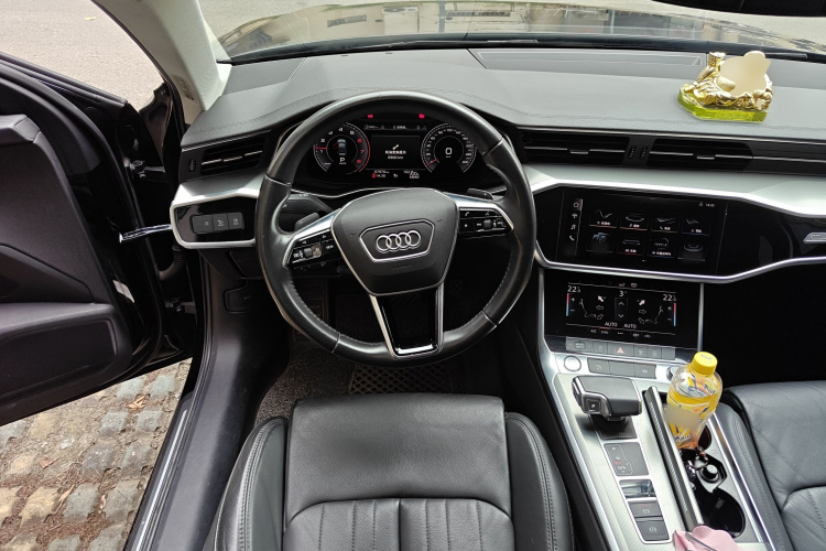 奥迪A6L 2019款 40 TFSI 豪华致雅型中控内饰13
