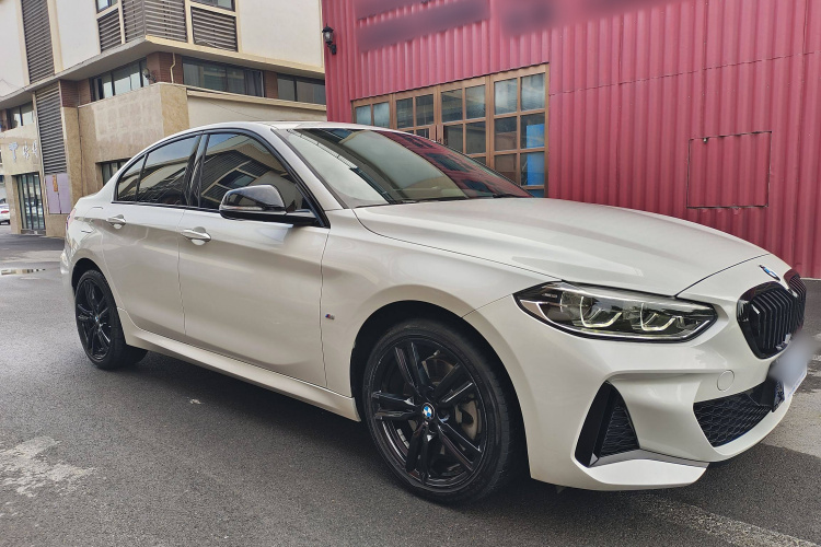 宝马1系 2023款 125i M运动曜夜版车身外观6002