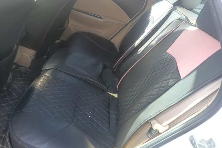 别克 凯越 2013款 1.5L 自动经典型中控内饰21