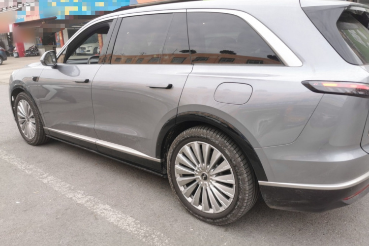 乐道L90 2025款 Ultra 六座版车身外观6003