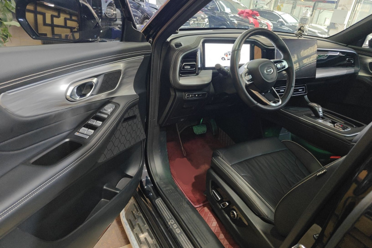 广汽传祺 传祺GS8 2024款 领航系列 2.0TGDI 两驱豪华智联版中控内饰20