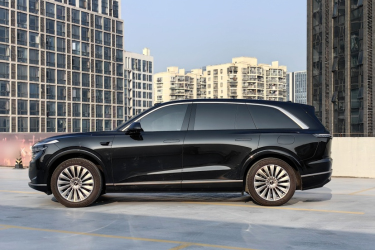 乐道L90 2025款 Ultra 六座版车身外观6004