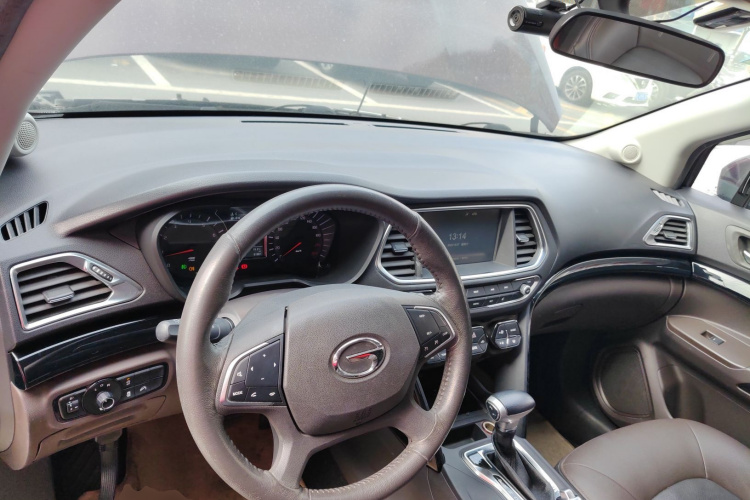 广汽传祺 传祺GS4 2015款 200T G-DCT豪华版中控内饰12