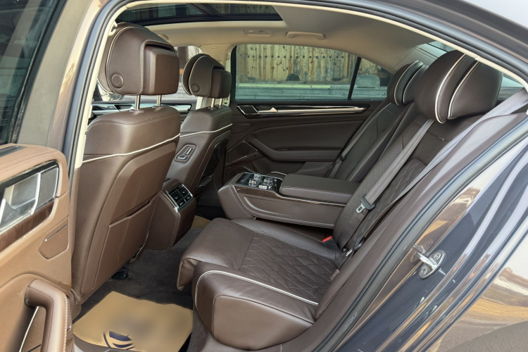 大众 辉昂 2018款 380TSI 两驱旗舰版中控内饰7002