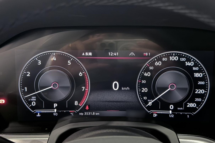 大众 途锐 2022款 3.0TSI 锐享版 曜黑运动套装中控内饰7007