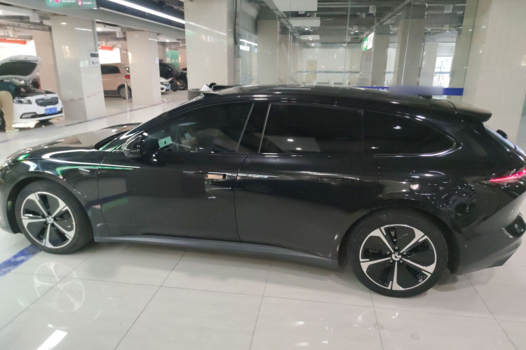 蔚来ET5 2022款 75kWh车身外观4