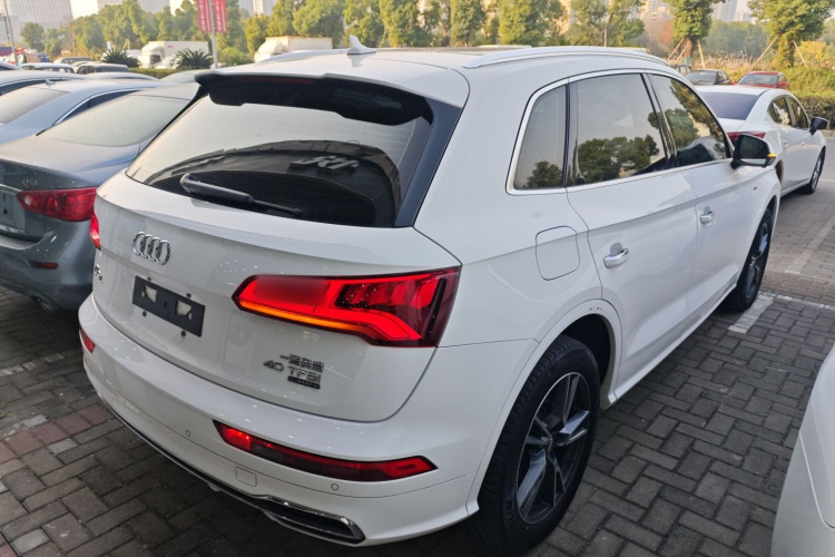 奥迪Q5L 2020款 改款 40 TFSI 荣享时尚型车身外观7
