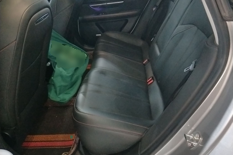 小鹏P7 2022款 480G+中控内饰21