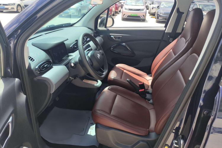 零跑汽车 零跑T03 2021款 400轻享版 三元锂中控内饰7007