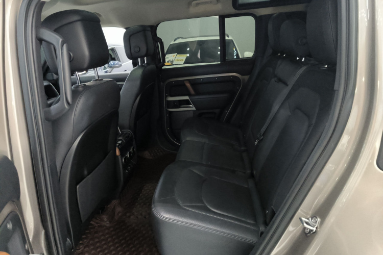 路虎卫士 2022款 110 P400 X-DYNAMIC HSE中控内饰7004