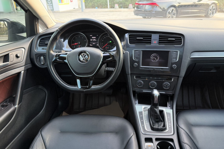 大众 高尔夫 2017款 230TSI 自动舒适百万辆纪念版中控内饰7003