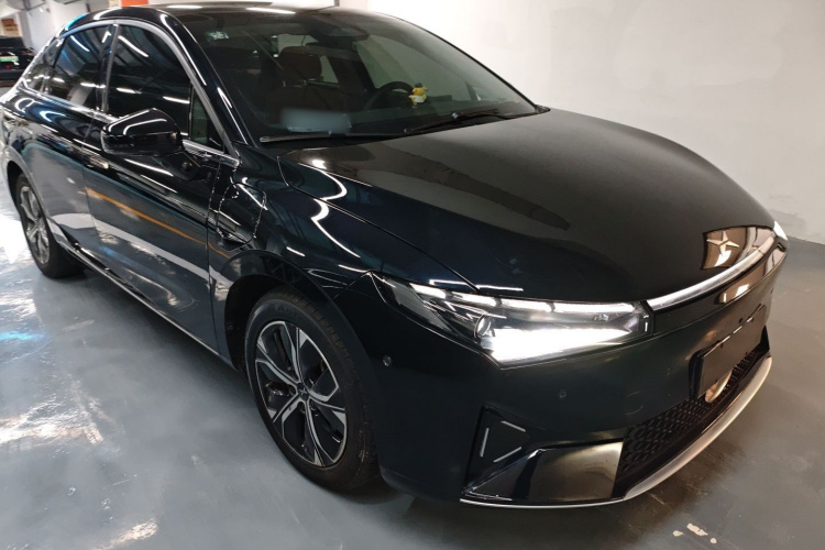 小鹏P5 2021款 550P车身外观3