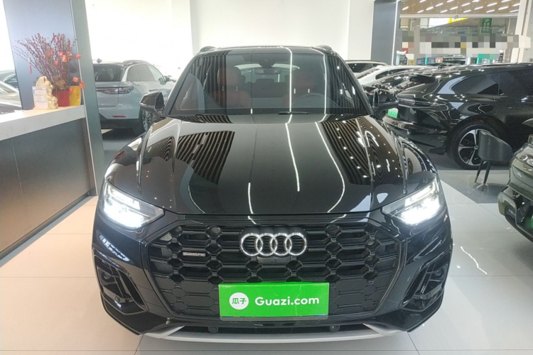 奥迪Q5L 2025款 45 TFSI 豪华动感型车身外观2