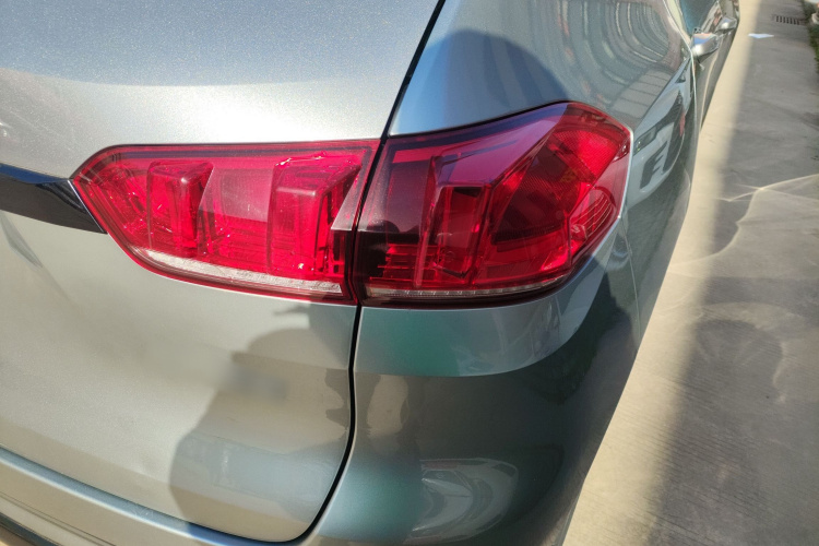 魏牌 VV5 2017款 2.0T 旗舰型车身外观9