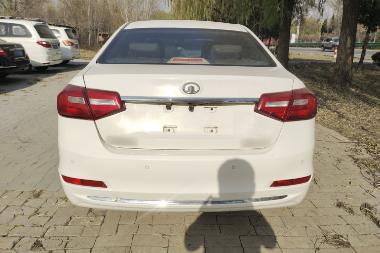 长城C30 2015款 1.5L AMT舒适型车身外观6